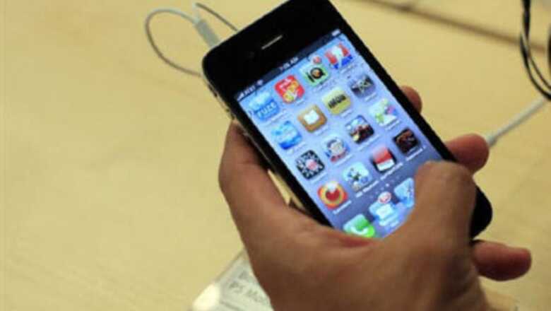 Briton delivers baby with tips on his iPhone