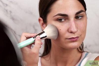 How Do You Use Setting Powder? Before or After Foundation?