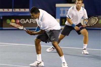 Bhupathi, Knowles part ways with defeat at ATP finale