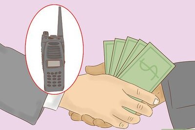 How to Use a Two Way Radio Policy to Protect School Students and Staff
