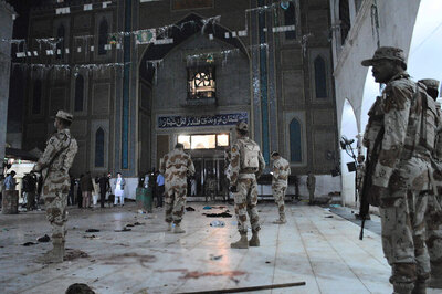 Pakistan: 75 Killed in ISIS Suicide Attack in Lal Shahbaz Qalandar Shrine