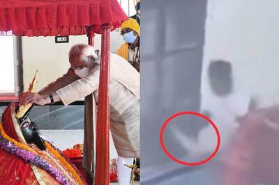 Kali Jewel Theft In Bangladesh Temple Caught On Camera, Man Pockets Crown Gifted By PM Modi & Walks Out