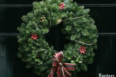 Poison pen, wreaths on Valentine's Day