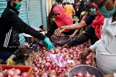 Onion Prices Not 'Extraordinarily High', No Case for Banning Exports: Food Secretary