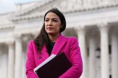 AOC Likens Palestinians to Jesus in Christmas Message, Critics Call It ‘Jew Hate’