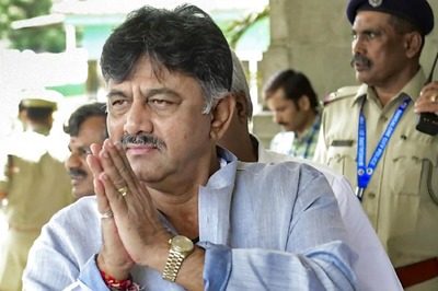 CBI Raids Congress Troubleshooter DK Shivakumar, Party Alleges Intimidation Ahead of K'taka Bypolls