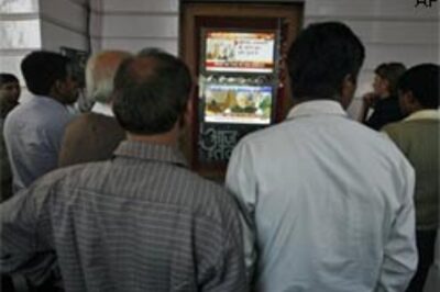 Manmohan asks Gilani to send ISI chief to India