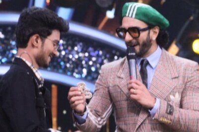 Indian Idol 13 Contestant Rishi Singh Impresses Ranveer Singh, Star Gifts Him Brooch