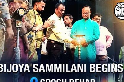 TMC Begins Bijoya Sammilanis for Citizen Connect Amid Jyotipriya Mallick & Mahua Moitra Controversy