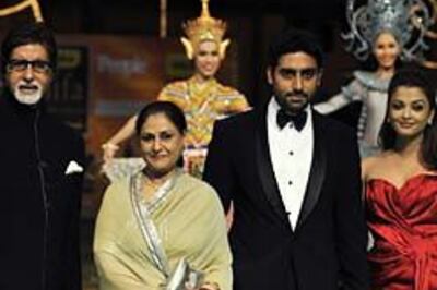 In Pics: Stars dazzle at the IIFA Awards 2008