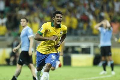 Paulinho scores the winner to send Brazil into the final