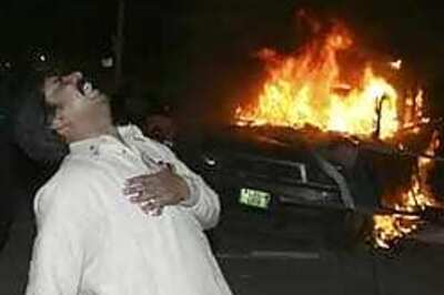 Benazir supporters take to streets, violence across Pak