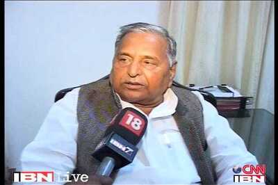 SP nears majority, Mulayam heartland celebrates