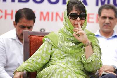 Mehbooba Mufti Leads PDP Protest Against Centre Ban on Jamaat in Jammu & Kashmir