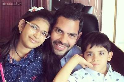 Karisma Kapoor's ex Sunjay Kapur posts a happy picture with his children on Father's Day