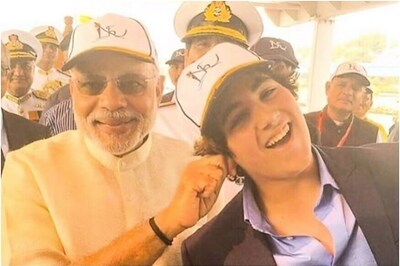 PM Narendra Modi Pulls Akshay Kumar's Son Aarav's Ear in This Viral Pic