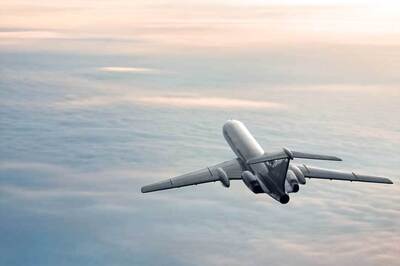 Drunk Airlines Worker Falls Asleep in Cargo Bay, Wakes up in Chicago