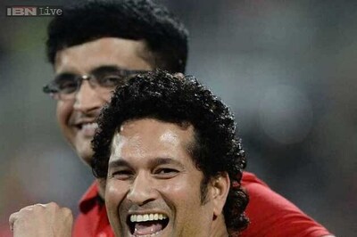 Sachin, Sourav display camaraderie, enthused at ISL success