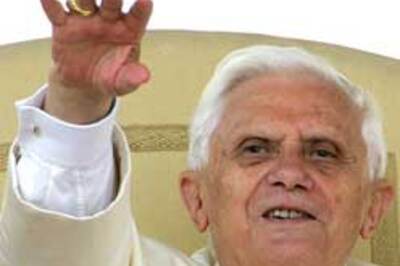 Don't ban conversions: Pope to India