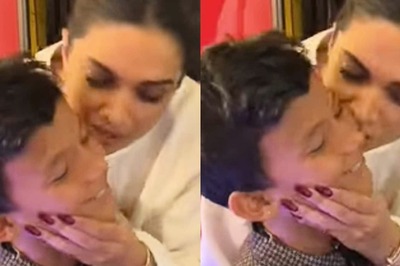 Deepika Padukone Kisses Chhello Show Actor Bhavin Rabari, Leaves Him Blushing; Watch Video