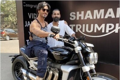 Vidyut Jammwal Gets a New Motorcycle from Manager