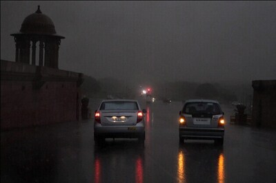 Delhi: Rains bring relief from searing heat