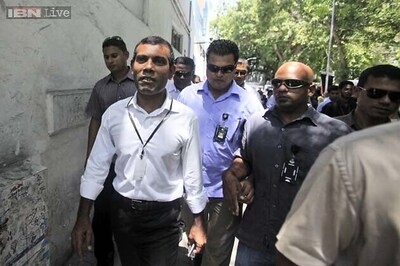 Nasheed wins first round of Maldives' presidential election