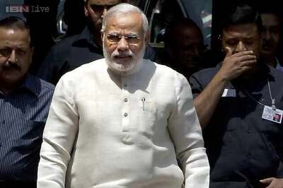 Narendra Modi visits Jaitley at hospital