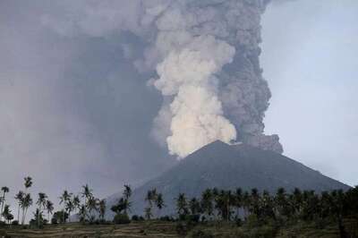 Indonesia Says 40,000 Evacuated from Bali Volcano, More Need to Move