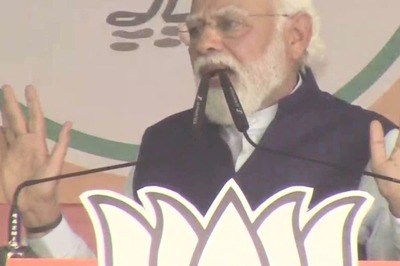 PM Modi Completes Two Decades as People's Representative, Shows The Mirror to Nehru-Gandhi Family in Amethi