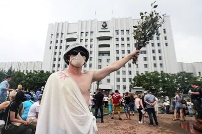 Anti-Kremlin protest in Russiaâs far east attracts thousands for a fourth weekend