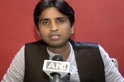 FIR against Kumar Vishwas for staging dharna inside police station