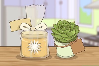 How to Pick Budget Friendly Wedding Favors