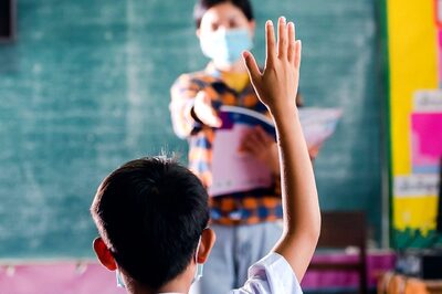 Back to School: Teachers Stressed, Overworked as Schools Function in Both Online, Offline Modes