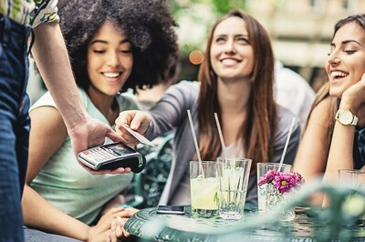 Vacationing With a Group? Know How to Deal With Money Matters