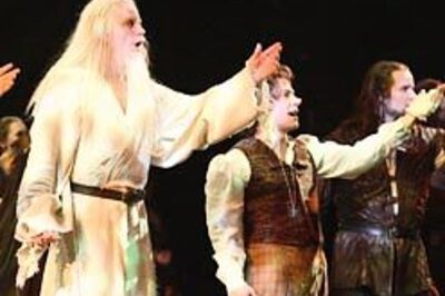 Wanted: 20 actors with hairy feet