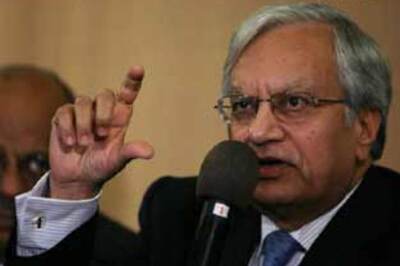 Tata Motors slips into loss; no date for Nano launch