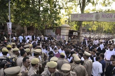 Gangster Sanjiv Jeeva, Mukhtar Ansari’s Aide, Shot Dead Outside UP Court; Shooter Dressed as Lawyer