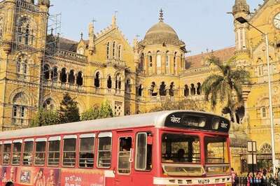 Mumbai: One Woman Dead, Several Injured After Drunk Passenger Attempts To Grab Steering Wheel in BEST Bus