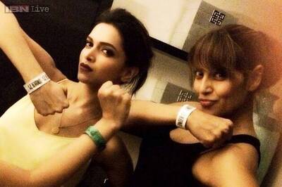 Snapshot: Bipasha Basu tweets behind-the-scenes photos with Priyanka Chopra, Deepika Padukone taken at IIFA 2014