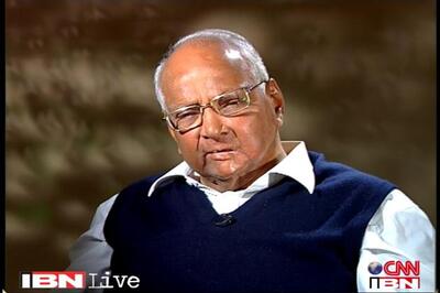 Bhiwandi: Protestors greet Sharad Pawar with black flags