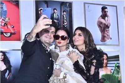 Video of Rekha Losing Her Balance at Dabboo Ratnani’s Calendar Launch Event Goes Viral