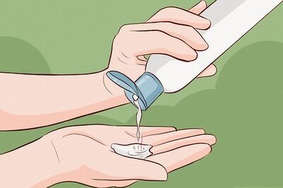 How to Use Exfoliating Shampoo