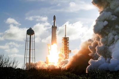 SpaceX Launches Spacecraft in Resupply Mission to ISS