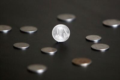 Rupee Sheds 3 Paise Against US Dollar in Early Trade