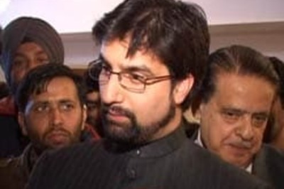 India not pushing Indo-Pak peace: Mirwaiz