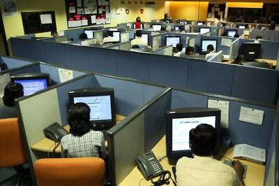 Over 75% Indians Feel Working for One Employer for Entire Career is 'Old-fashioned': Survey