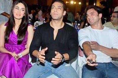 Main Aurr Mrs Khanna taken off theatres