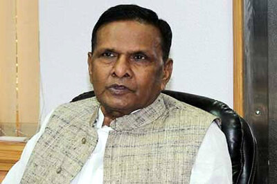 Beni Prasad accuses Mulayam Singh of 'exploiting Yadav community'