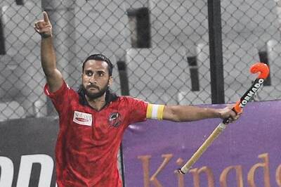 WSH: Delhi beat Mumbai 2-1 amid high drama